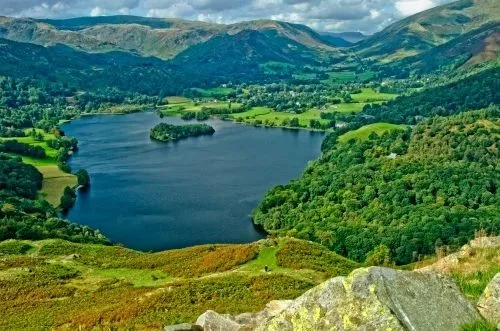 Yorkshire Dales countryside UK — group minibus tour route